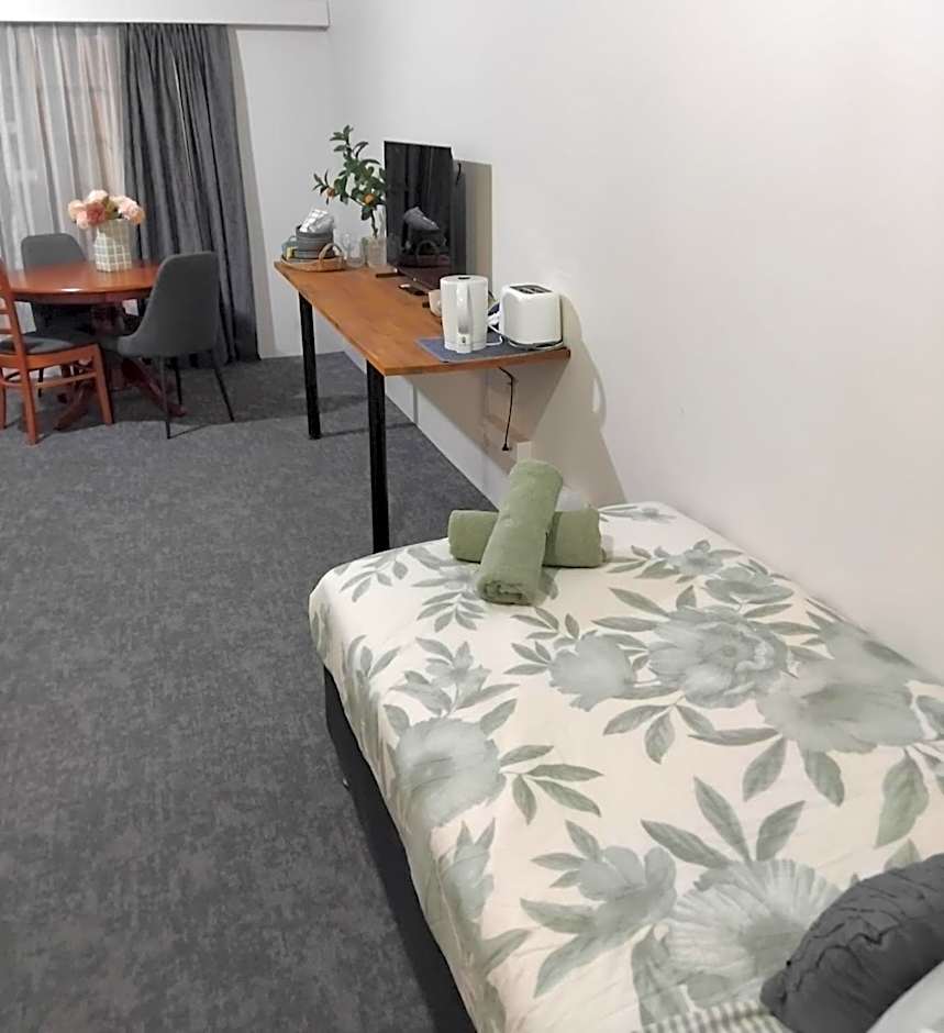 Lakeside Lodge Motel