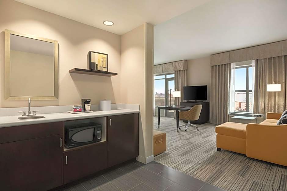 Hampton Inn By Hilton and Suites Roanoke-Downtown, VA