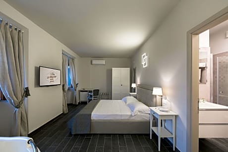 Deluxe Double Room with Bath