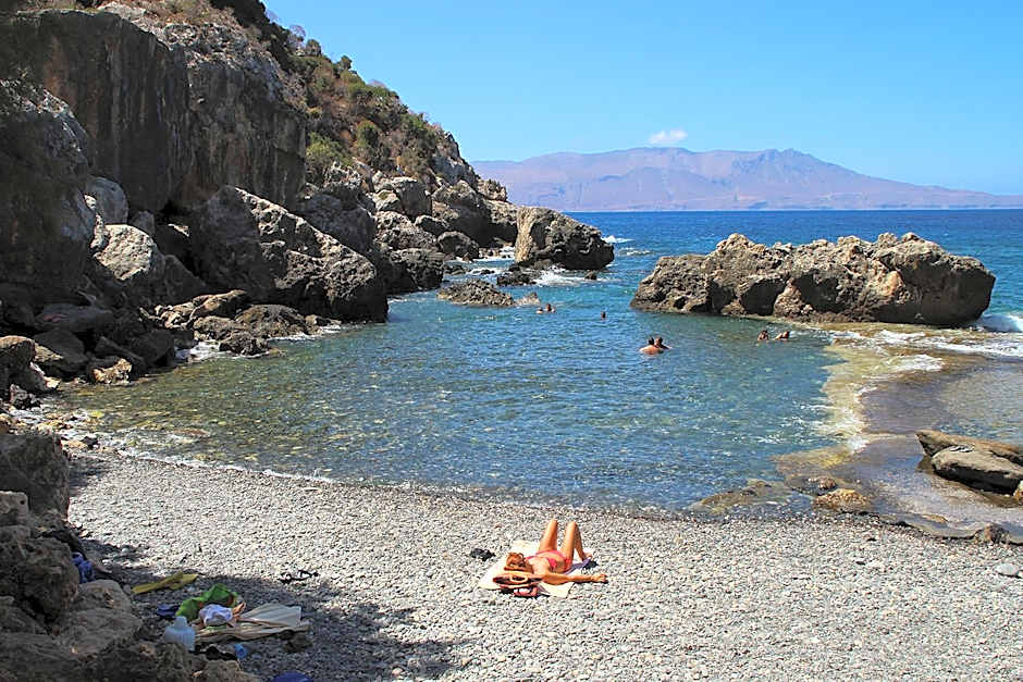 House just on the beach -included 2 canoe and 2 bicycles