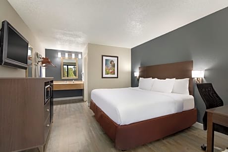 King Room - Mobility Access/Non-Smoking