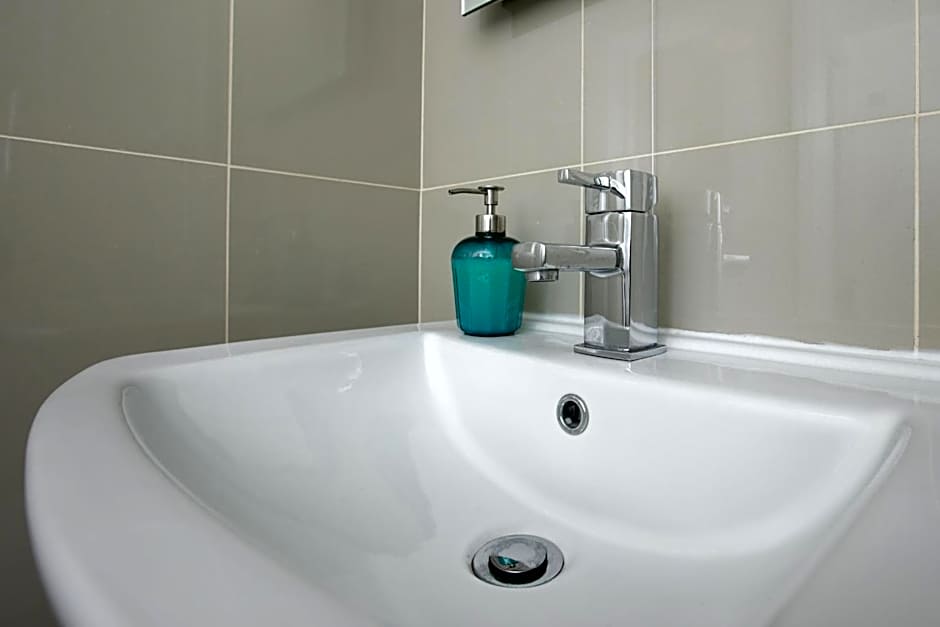 KVM - City Apartments - Contractors - Town Centre by KVM Stays