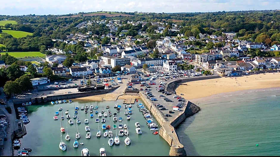 Harbour Stays - The Marine Centre, Saundersfoot Harbour, SA69 9HE