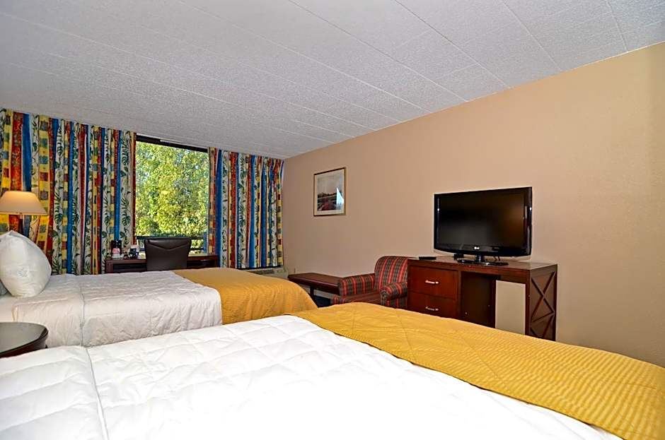 Photo 1 of 5 of Deluxe 2 Queen Beds