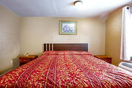 King Bed Smoking