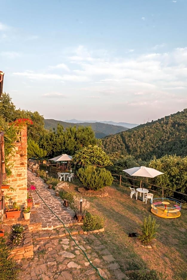 Casale storico nella campagna cilentana