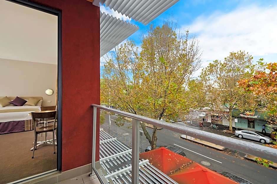 Carlton Lygon Lodge Studio Apartments