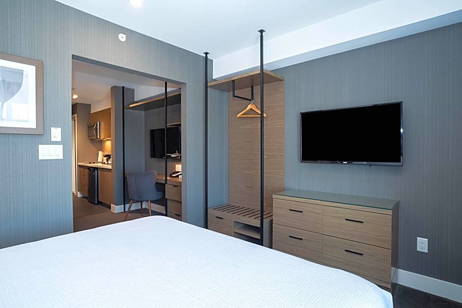 Sandman Signature Calgary Airport Hotel