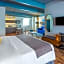 TRYP by Wyndham San Luis Potosi Hotel & Suites