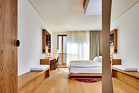 "Medium" Double Room