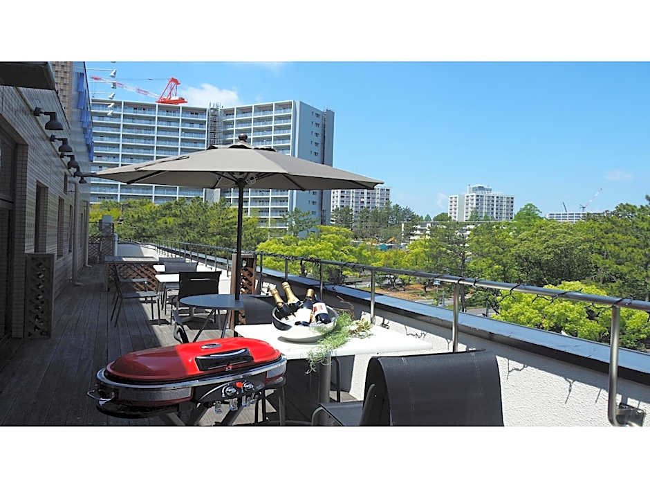 Minamisenri Crystal Hotel