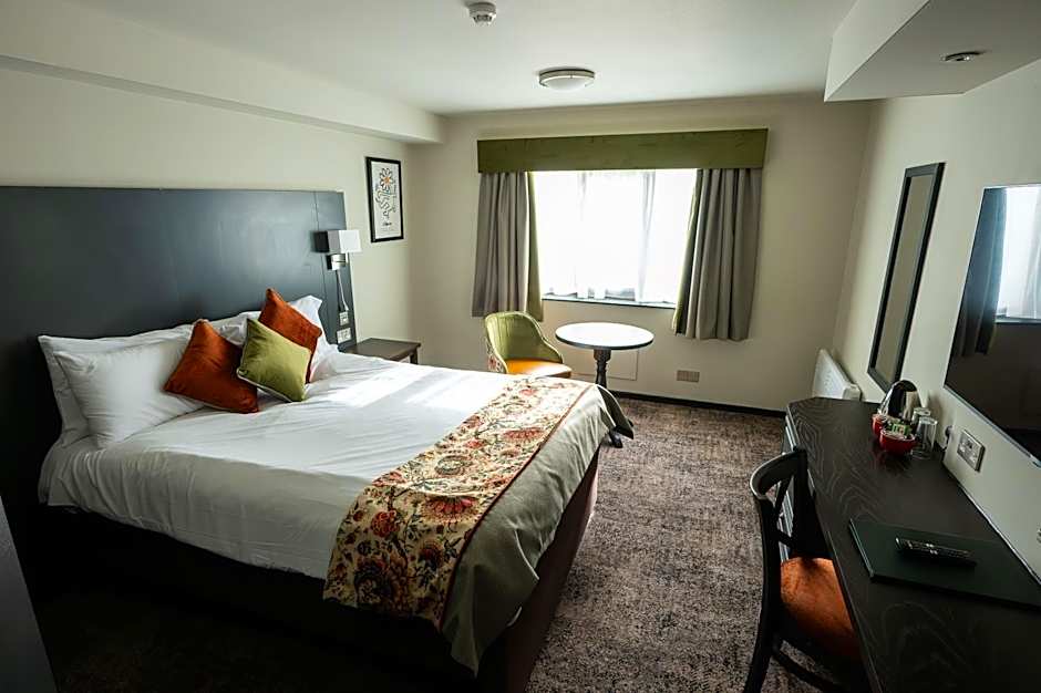 Cat & Lion Country Pub and Hotel