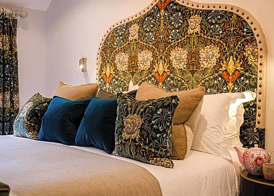 Great Fosters - Near Windsor