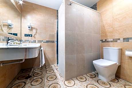 Double or Twin Room with parking