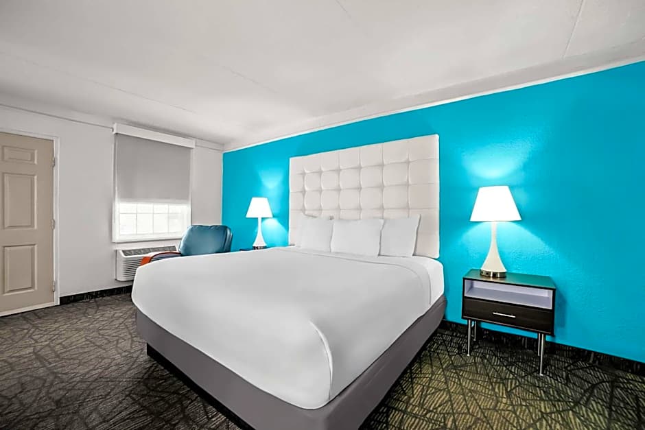 Howard Johnson by Wyndham Columbus Fort Benning