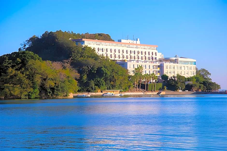 Toba Grand Hotel