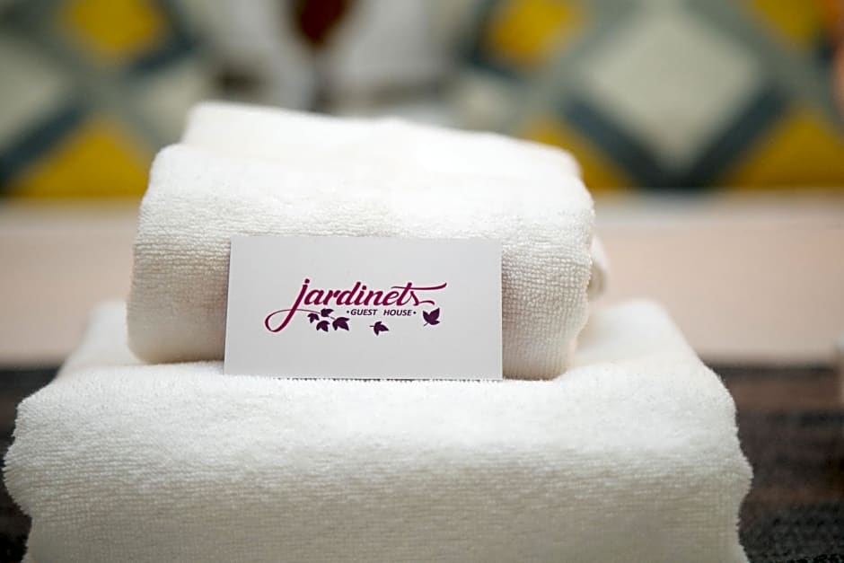 Jardinets Guest House