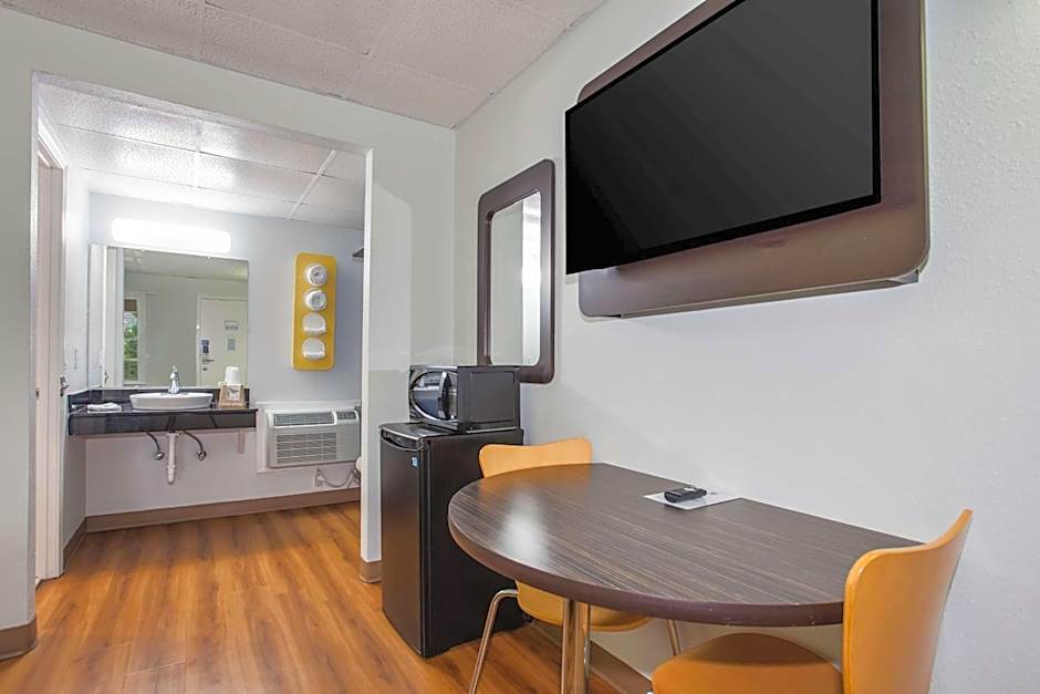 Motel 6-Walterboro, SC