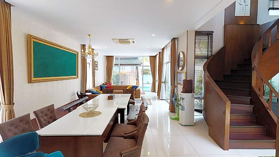 Nagawari Nirvana Platinum BBQ Villa Pattaya