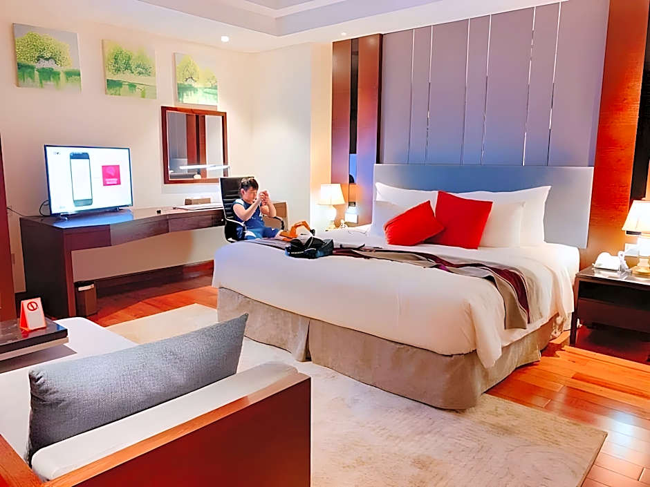 Summer Hotel