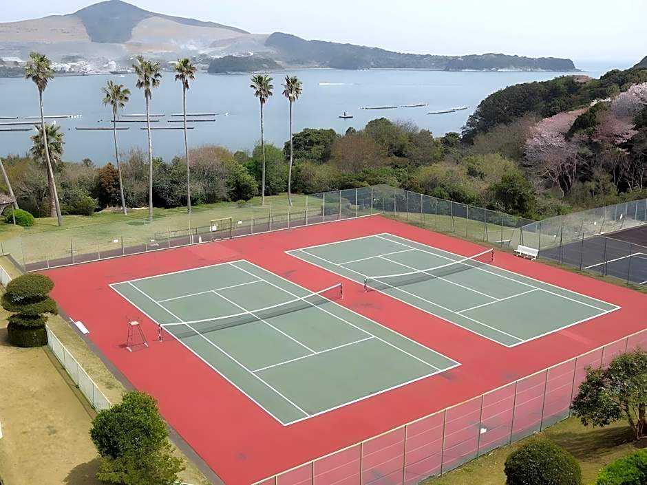 Wisterian Life Club Toba