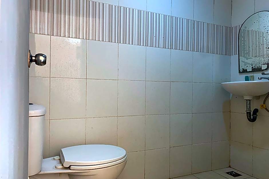 Hotel O Wisma Phinisi Syariah Near Mall of Pinrang Sejahtera