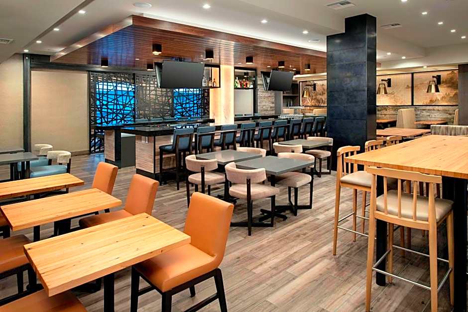 Delta Hotels by Marriott Seattle Everett