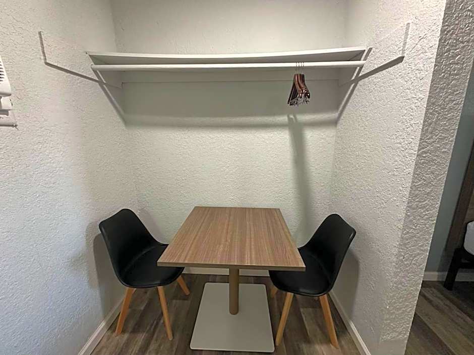 Suburban Studios Newport News - Hampton