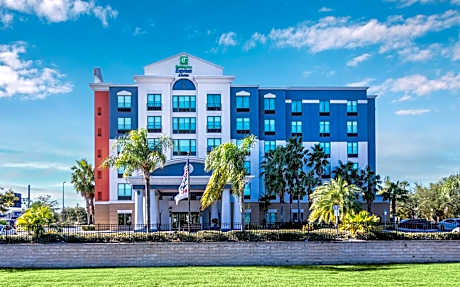 Holiday Inn Express & Suites Orlando - International Drive By IHG
