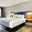 La Quinta Inn & Suites by Wyndham Huntsville Research Park