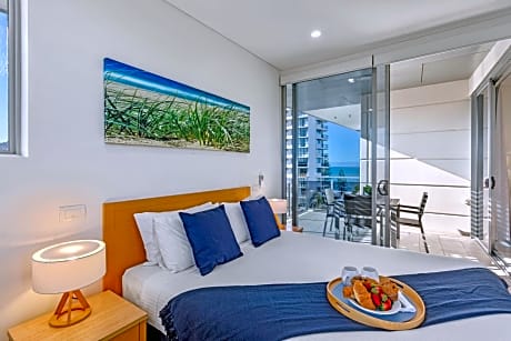 One-Bedroom Apartment with Partial Ocean View