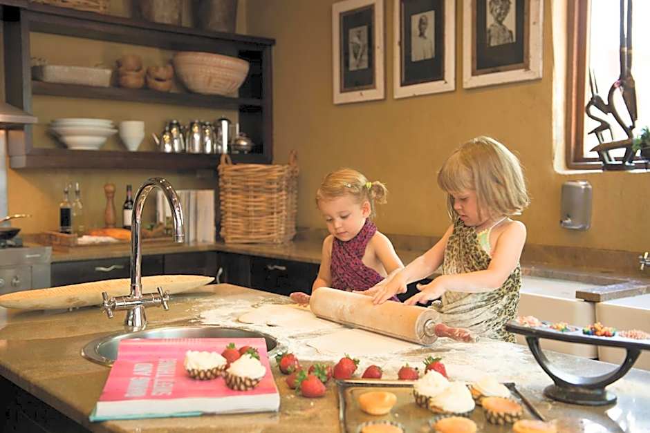 Madikwe Hills Private Game Lodge