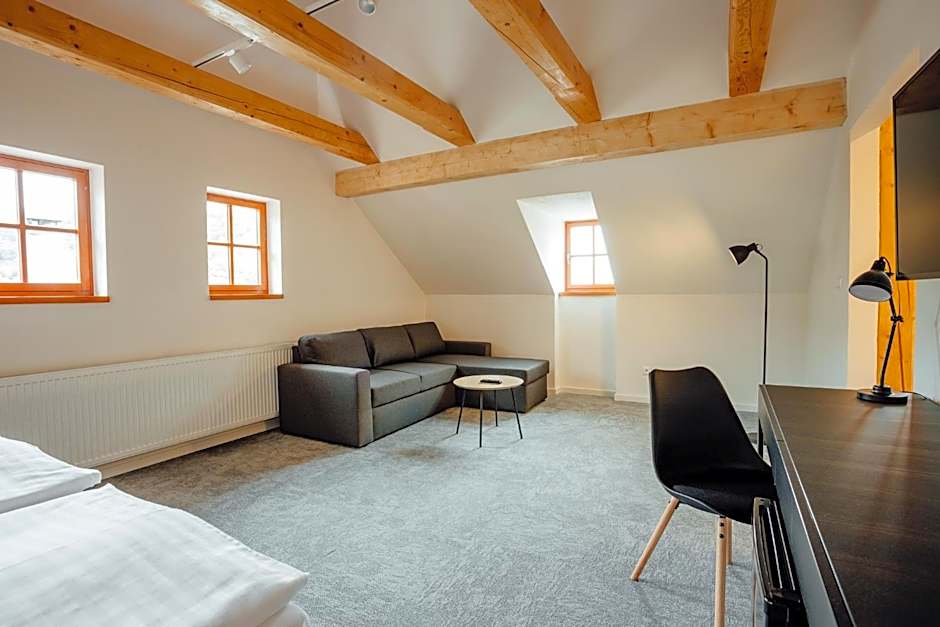 Resla Residence I, II, & Wellness