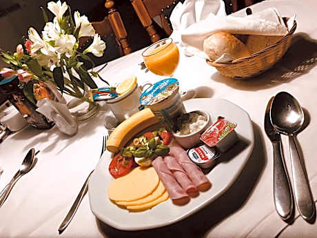 Triple Room with Private Bathroom