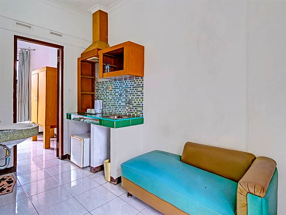 Super OYO Capital O 91810 Hotel Balebat 2