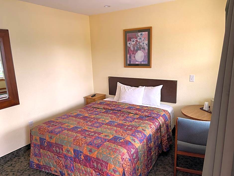 All Star Inn & Suites