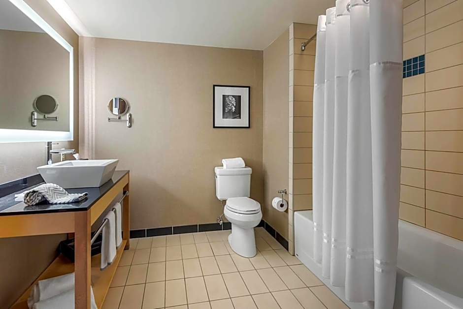 Cambria Hotel Akron - Canton Airport