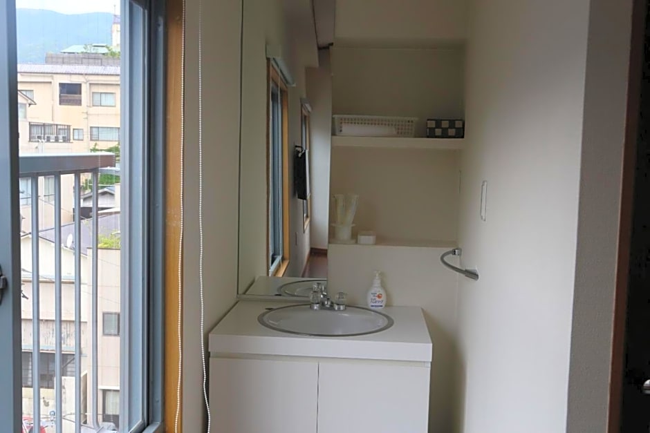 Izu 4 sea ocean reinforced con Double bed + single bed shared bathroom