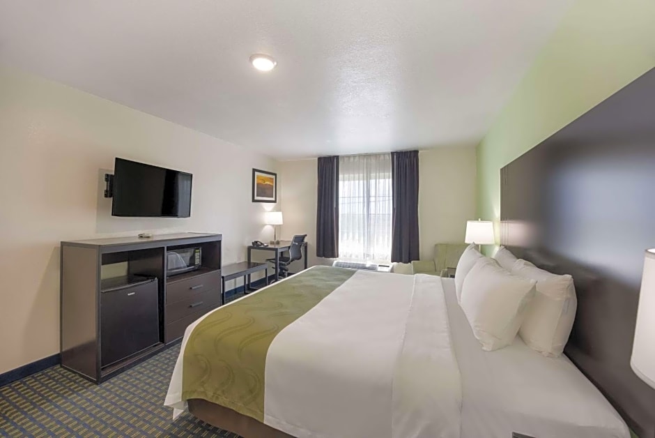 Quality Inn & Suites Clayton, NM