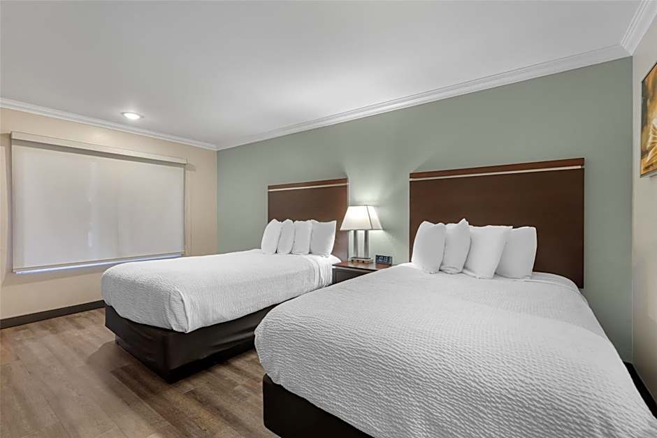 Best Western Courtesy Inn Hotel - Anaheim Resort at the Park