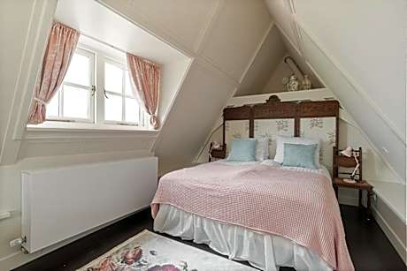 Apartment with Garden View