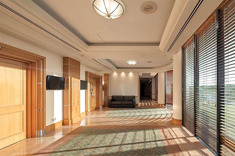 Oaks Gold Coast Hotel