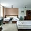 Avion Hotel