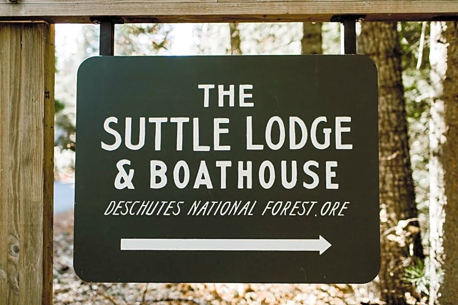 The Suttle Lodge & Boathouse