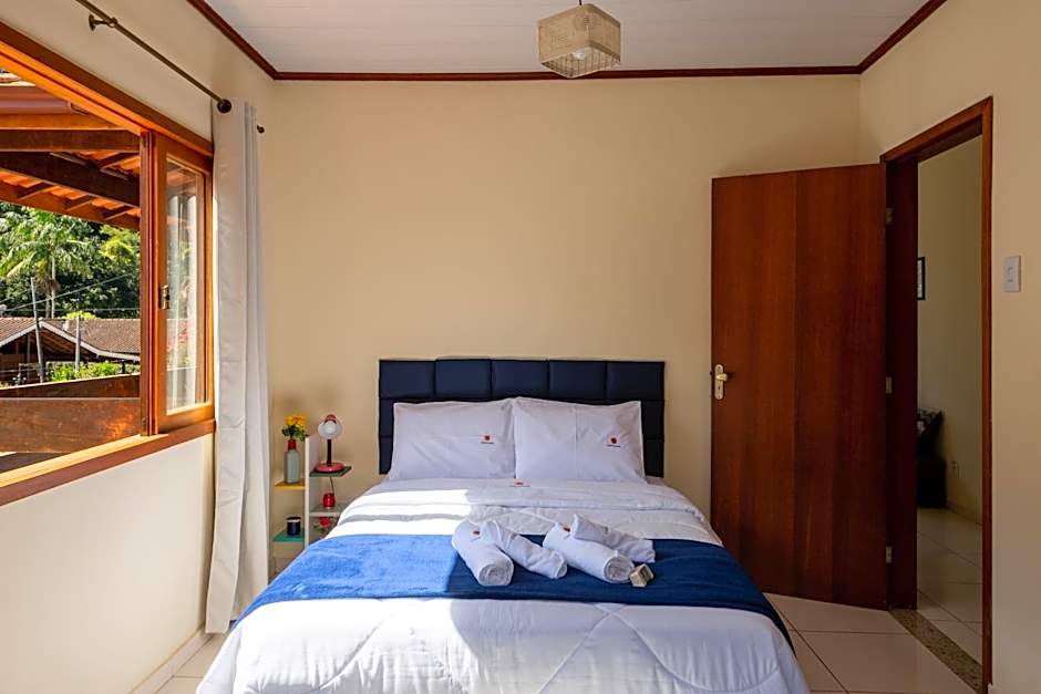 Casa Di Maria 4 Quartos a 500m Centro - Sauna, Piscina, Fogão a Lenha, Churrasqueira - ACESSO PRIVATIVO AO AO RIO - Ideal para famílias