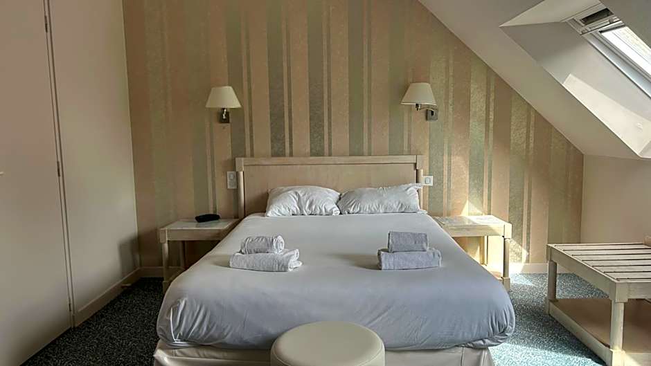 Logis Hôtel Du Château - Combourg, Proche Saint-Malo