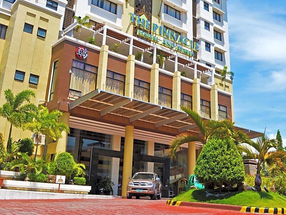 Pinnacle Hotel And Suites
