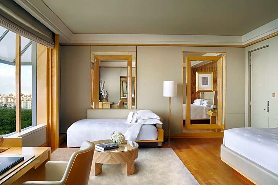Photo 1 of 4 of Grand 1 King Bed with Sofabed, View