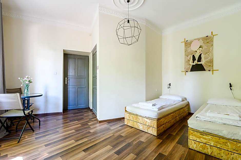 Lull Hostel