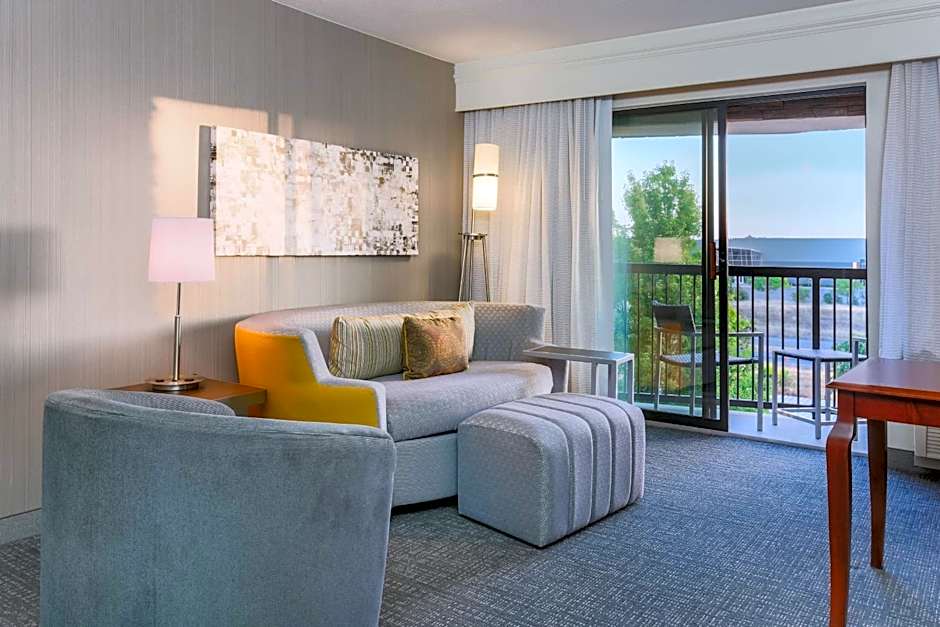 Courtyard by Marriott Roseville Galleria Mall/Creekside Ridge Drive